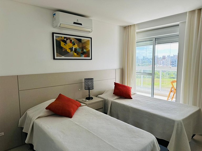 Apartamento com 3 suítes e vista mar em Palmas