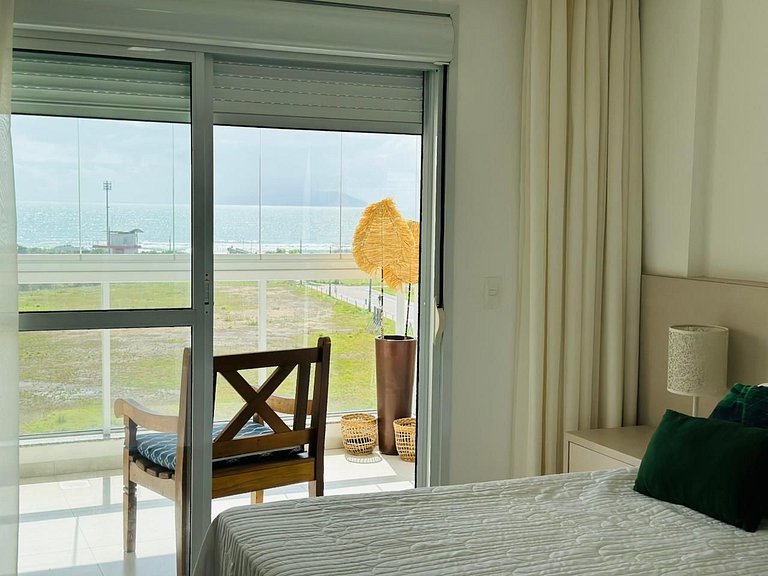 Apartamento com 3 suítes e vista mar em Palmas