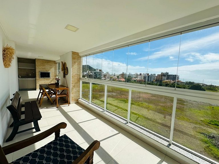 Apartamento com 3 suítes e vista mar em Palmas