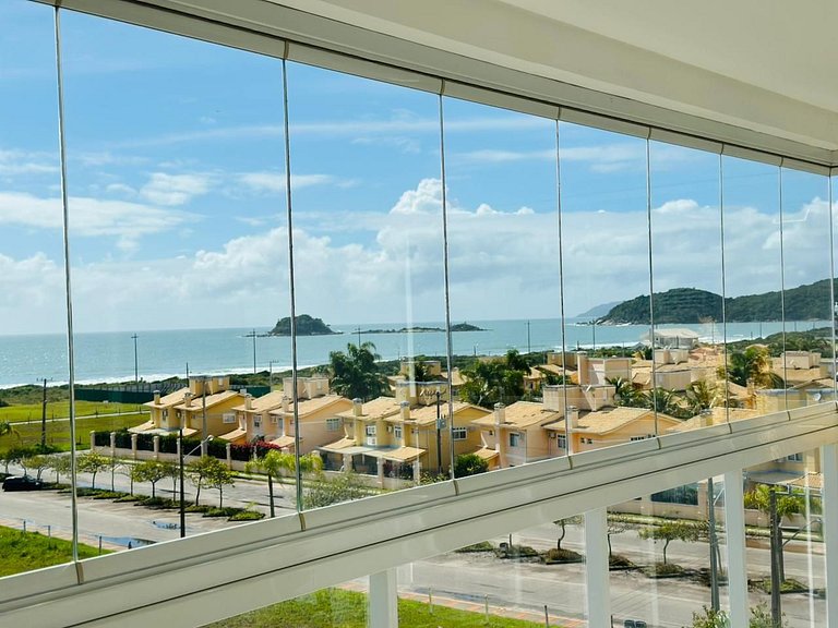 Apartamento com 3 suítes e vista mar em Palmas