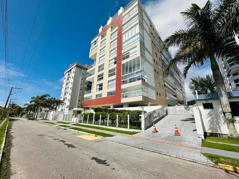 Apartamento com 3 suítes e vista mar em Palmas