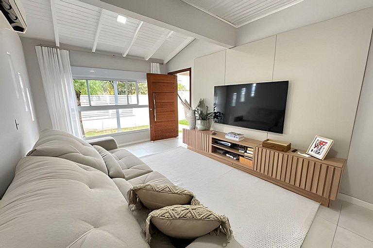 Casa com Piscina Privativa e  com Espaço Gourmet