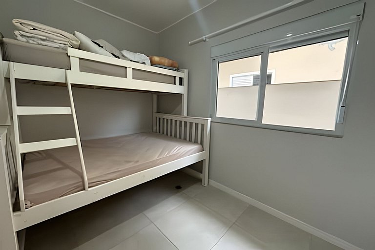 Casa com Piscina Privativa e  com Espaço Gourmet