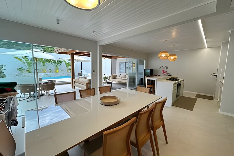 Casa com Piscina Privativa e  com Espaço Gourmet
